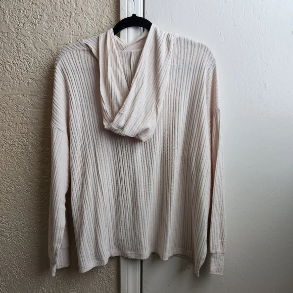 American Eagle- Rib Long Sleeve Tee - Picture 2 of 6